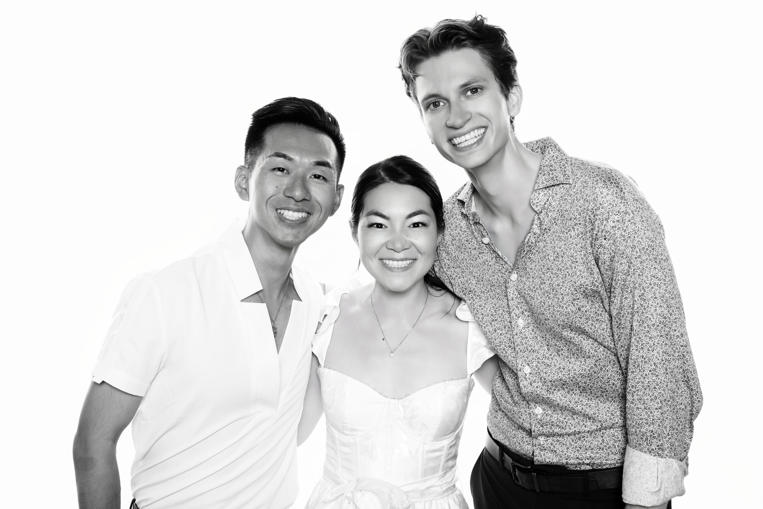 How to Elevate Your Wedding Reception with a Luxury Photo Booth Experience
